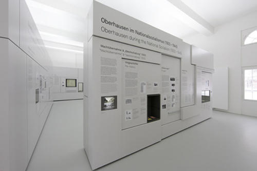 <a href="../museum/gedenkhalle-oberhausen/index.html">Gedenkhalle Oberhausen</a>
