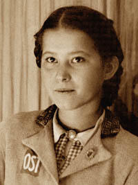 Валентина К. с нашивкой «ОST», 1944 г. в Ройтлингене