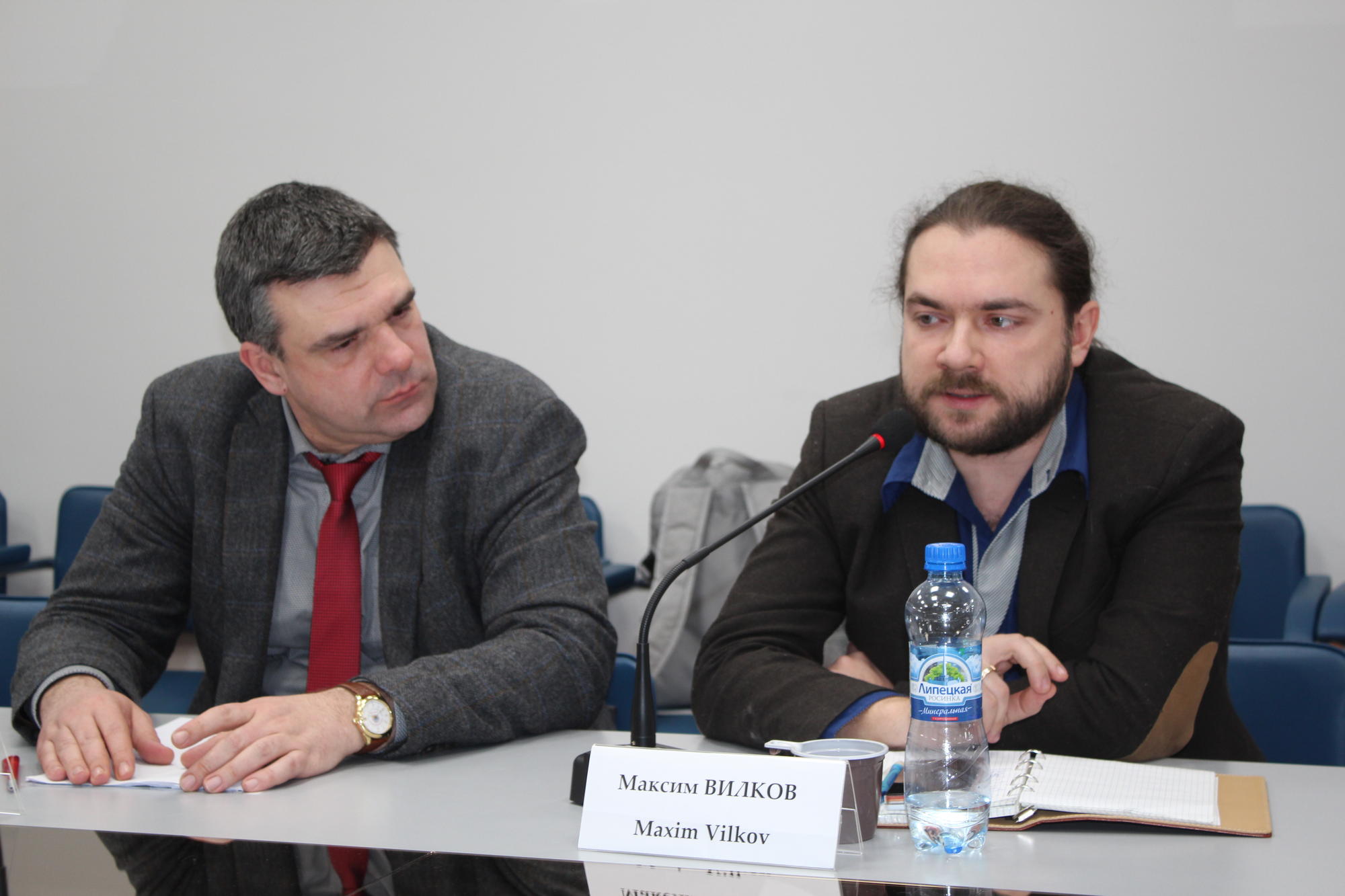 Доктор Д. Стратиевский и М. Вилков на круглом столе