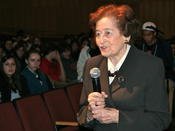 Judith Altmann in einer amerikanischen Schule, 2011