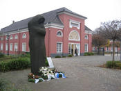 Gedenkhalle Oberhausen Außenansicht