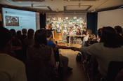 Dr. Cord Pagenstecher, Dorothee Wein und Rico Simke answering to questions about the online learning platform. Photo: Gernot Bayer, CeDiS/ FU Berlin